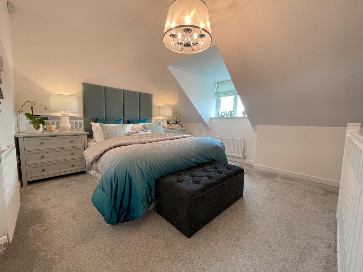 Newly Developed 3 Bedroom Home グラスゴー エクステリア 写真