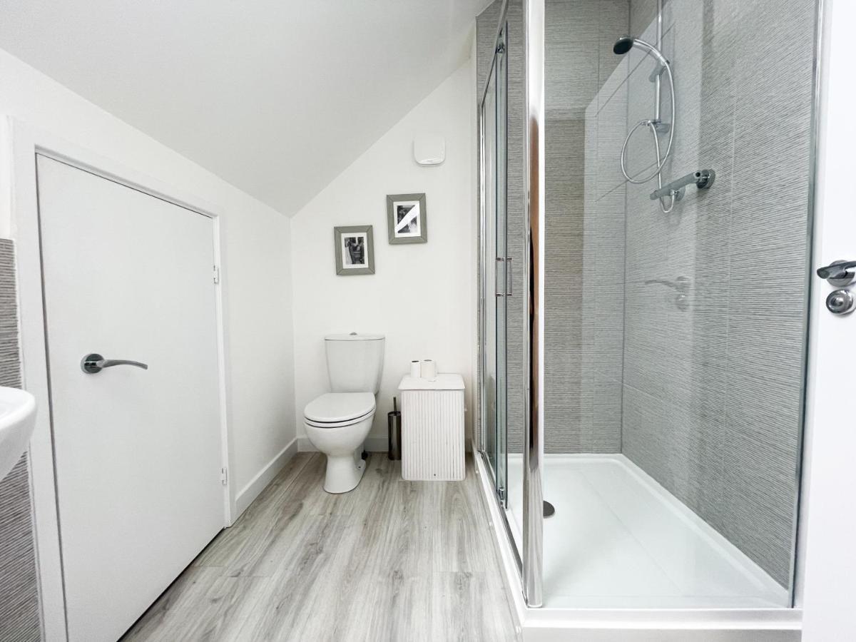 Newly Developed 3 Bedroom Home グラスゴー エクステリア 写真