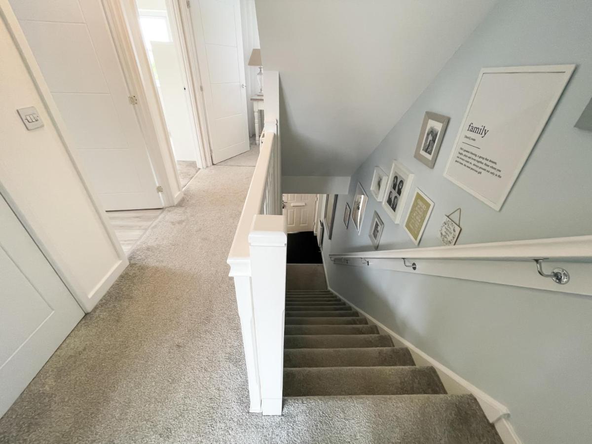 Newly Developed 3 Bedroom Home グラスゴー エクステリア 写真