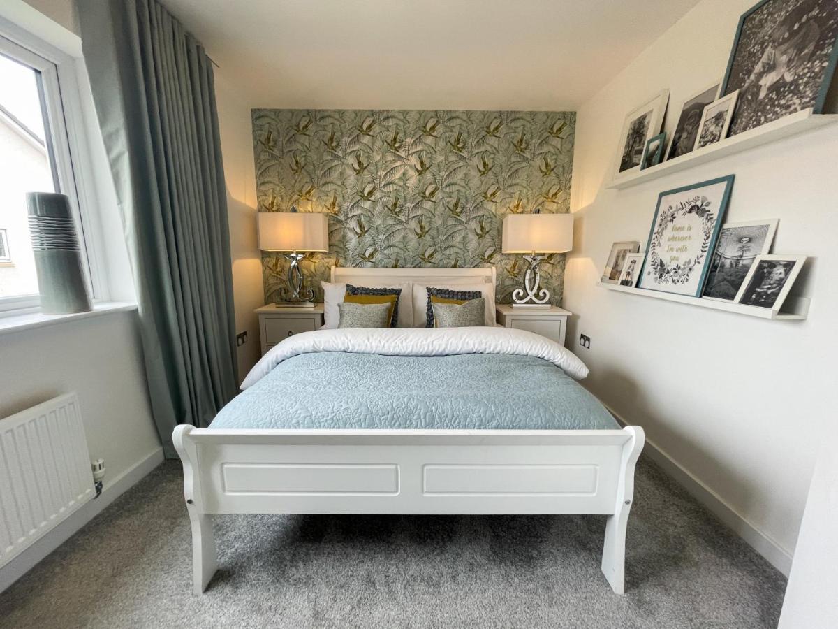 Newly Developed 3 Bedroom Home グラスゴー エクステリア 写真